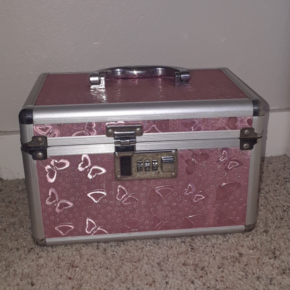Makeup case